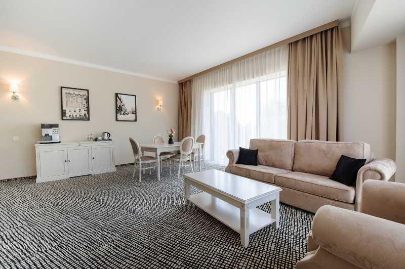 Hotel Trzebnica Exteriér fotografie