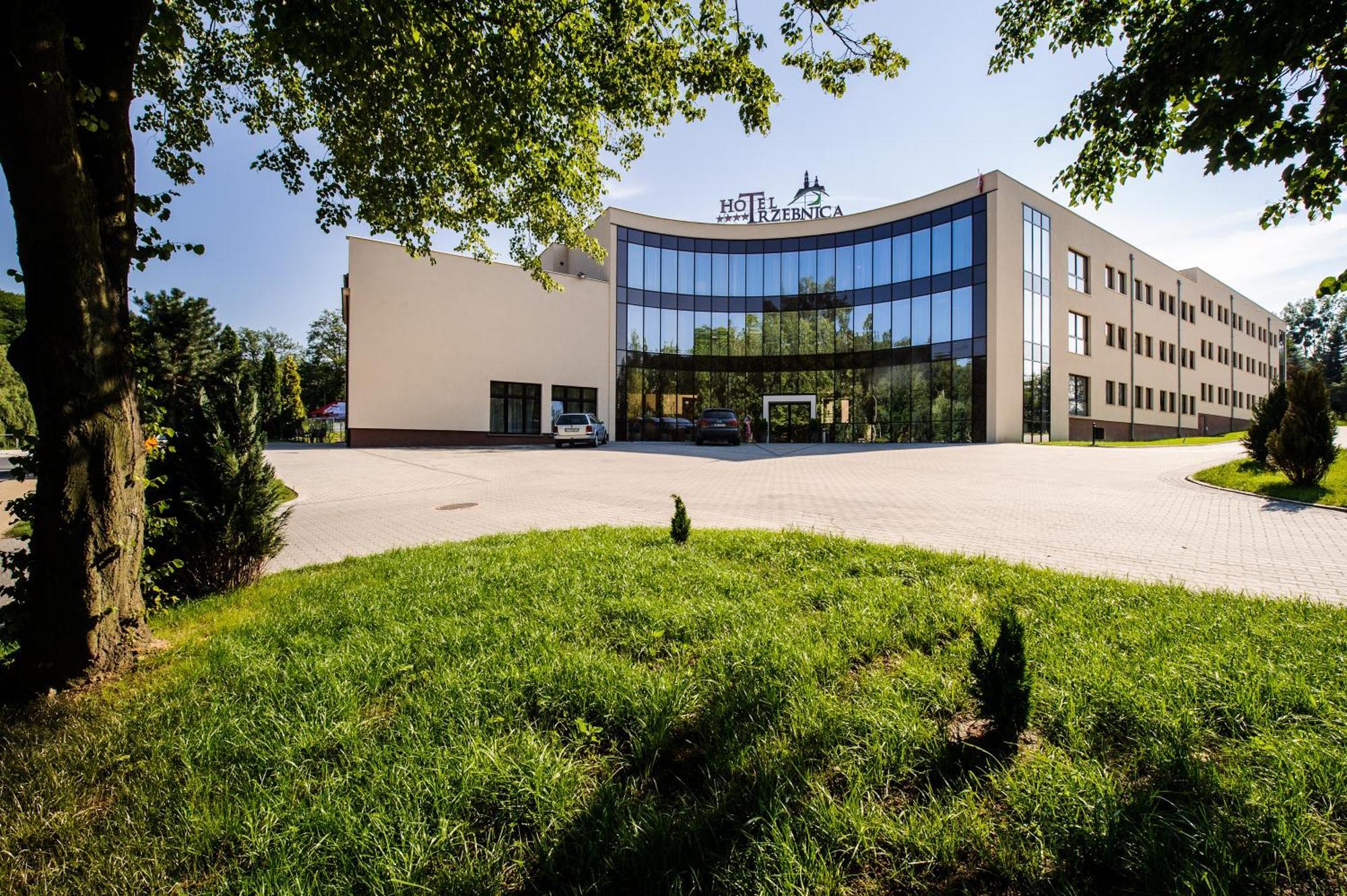 Hotel Trzebnica Exteriér fotografie