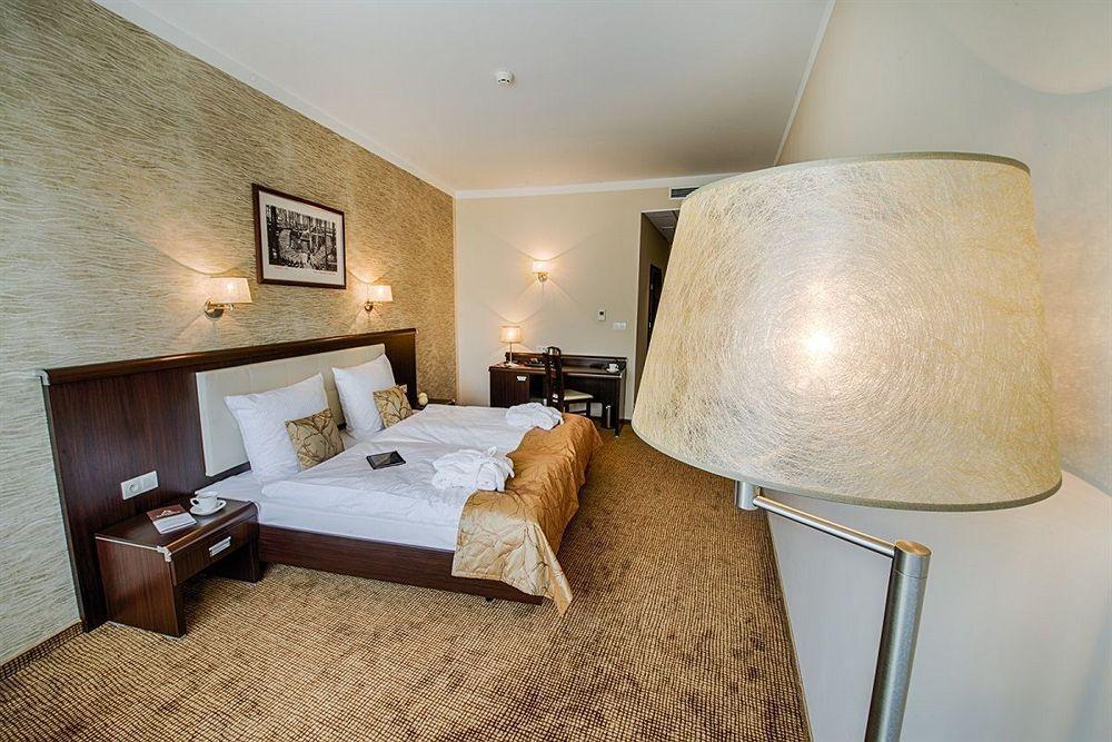 Hotel Trzebnica Exteriér fotografie