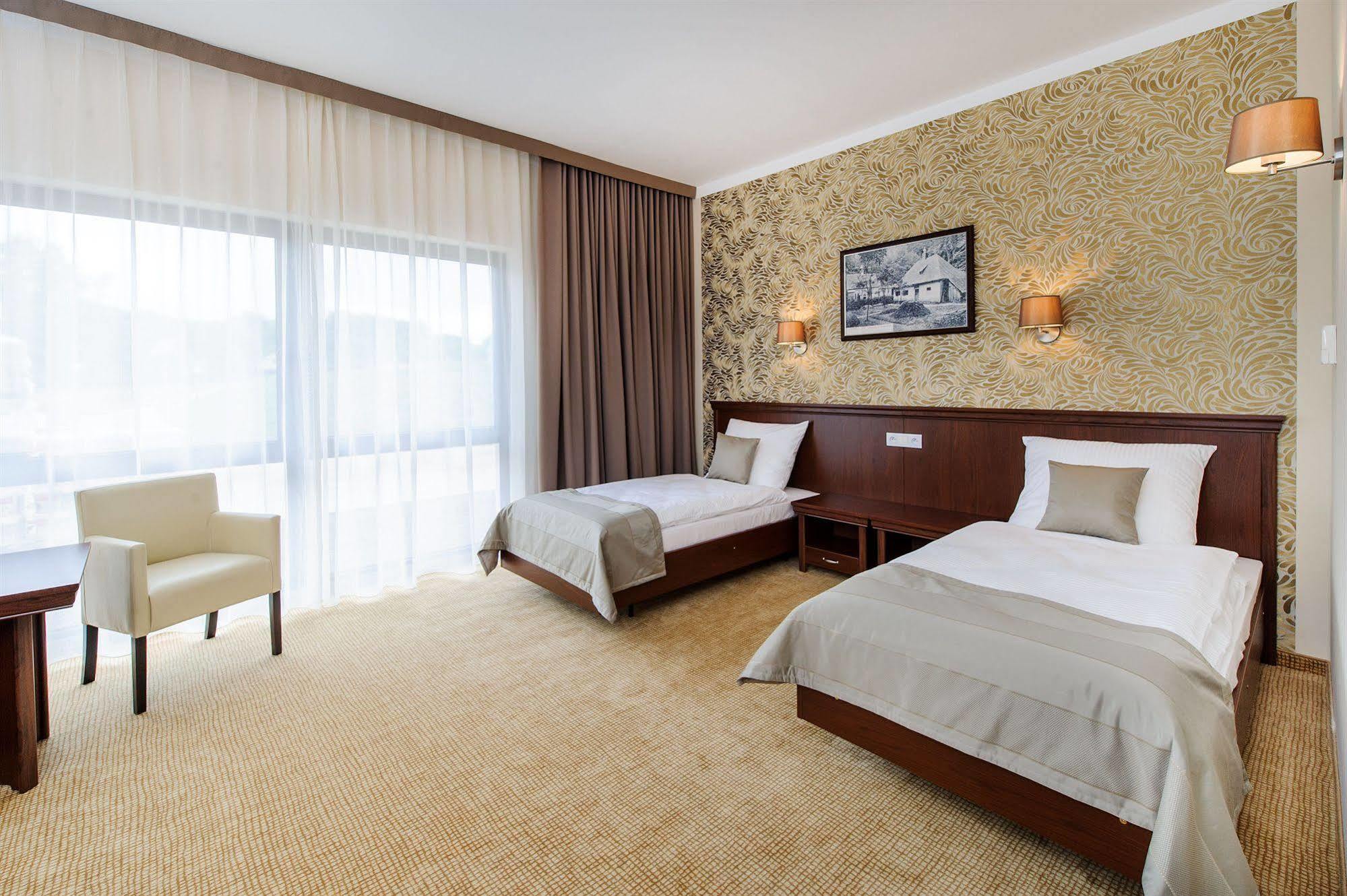 Hotel Trzebnica Exteriér fotografie