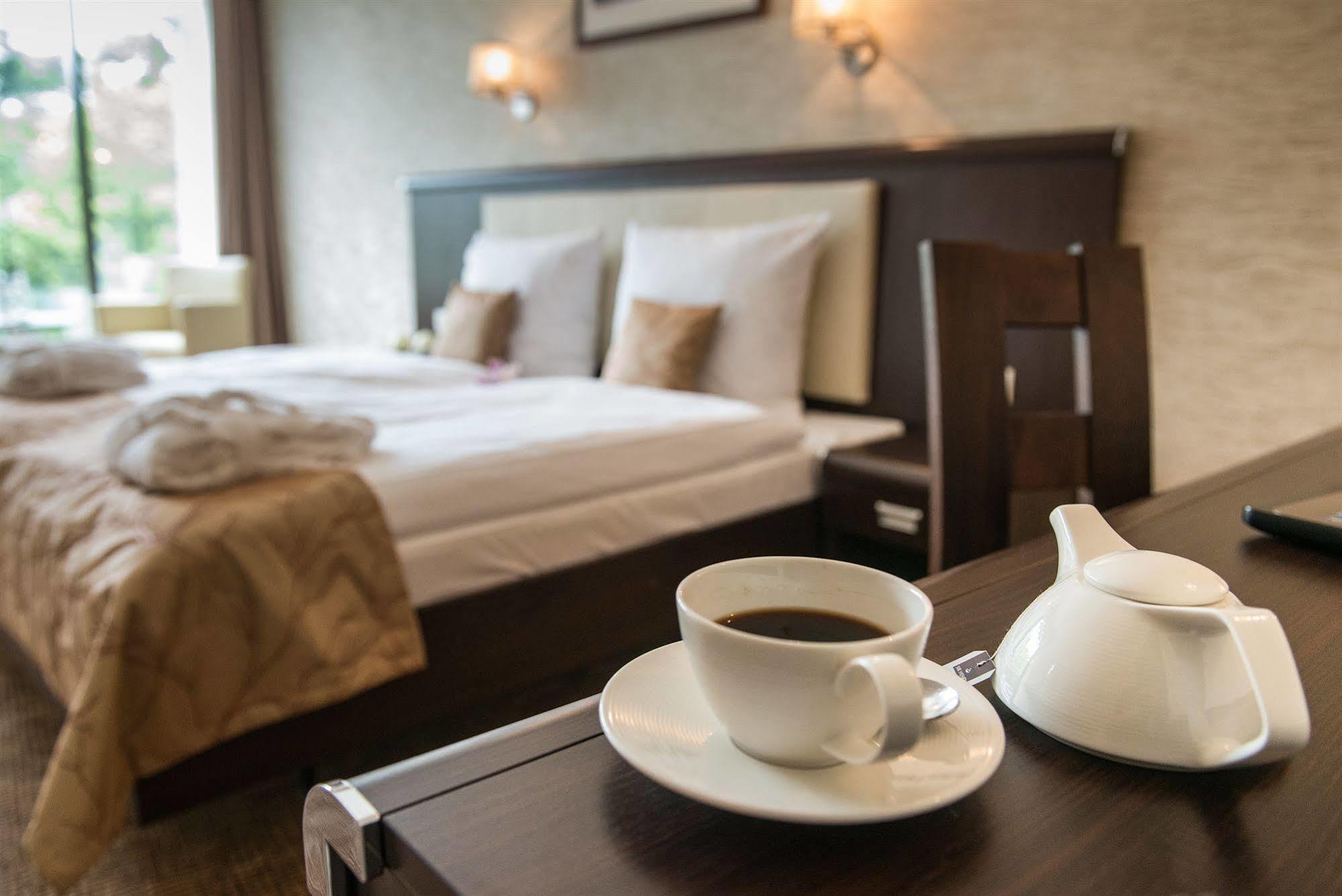 Hotel Trzebnica Exteriér fotografie